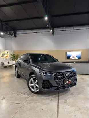 AUDI-Q3-2022