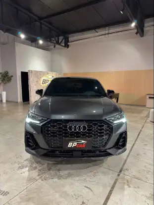 AUDI-Q3-2022
