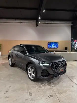 AUDI-Q3-2022