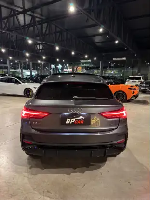 AUDI-Q3-2022