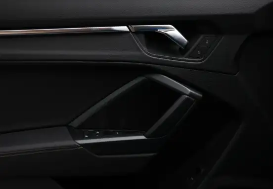 AUDI-Q3-2022