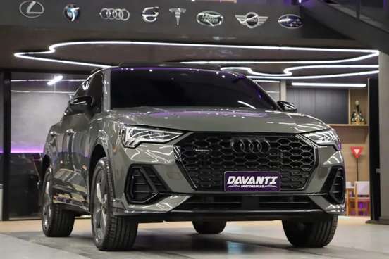 AUDI-Q3-2022