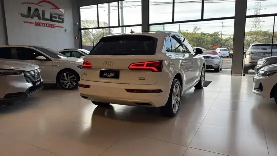 AUDI-Q5-2018