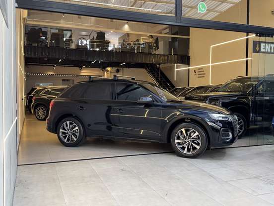 AUDI-Q5-2022
