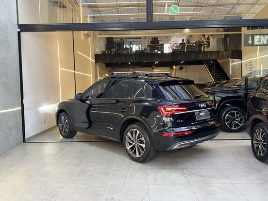 AUDI-Q5-2022