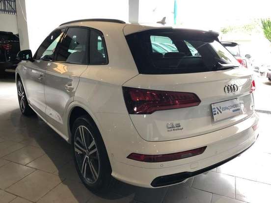 AUDI-Q5-2019