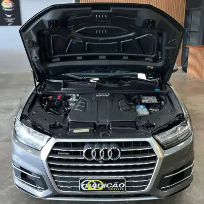 AUDI-Q7-2015