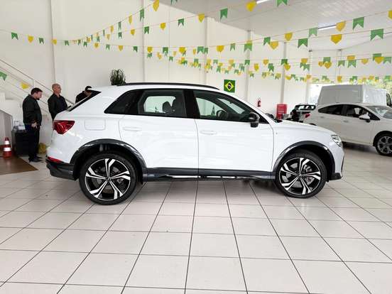 AUDI-Q3-2.0 40 TFSI GASOLINA PERFORMANCE BLACK QUATTRO TIPTRONIC AUDI-Q3-2023