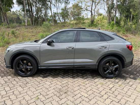 AUDI-Q3-2022