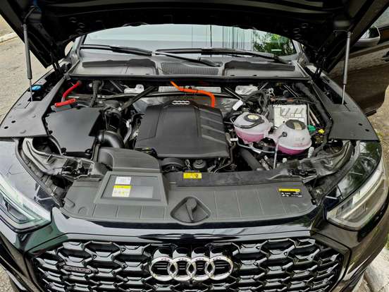 AUDI-Q5-2022