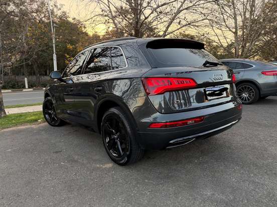 AUDI-Q5-2019