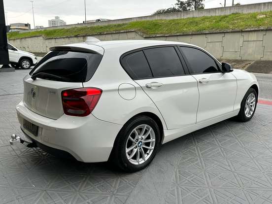 BMW-116i-1.6 16V TURBO GASOLINA 4P AUTOMÁTICO BMW-116i-2013