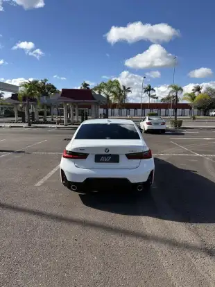 BMW-320i-2024