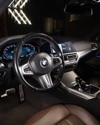 BMW-320i-2022