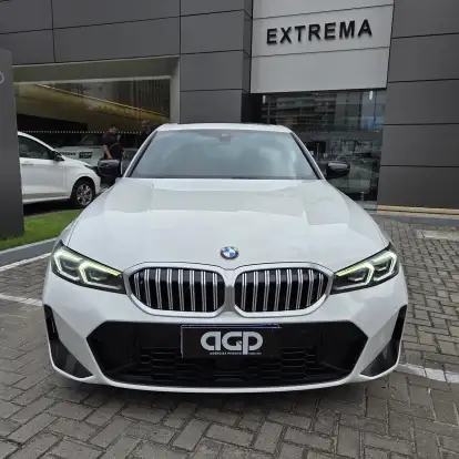 BMW-320i-2023