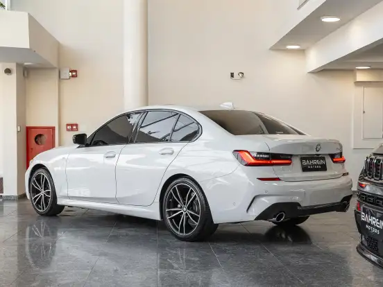 BMW-320i-2.0 16V TURBO GASOLINA M SPORT AUTOMÁTICO BMW-320i-2019