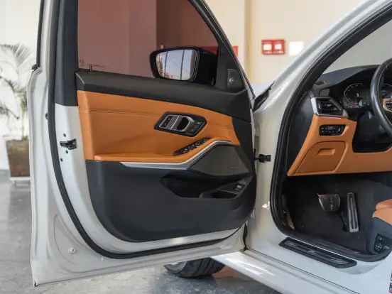 BMW-320i-2.0 16V TURBO GASOLINA M SPORT AUTOMÁTICO BMW-320i-2019