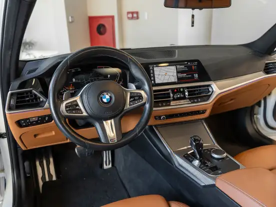 BMW-320i-2019