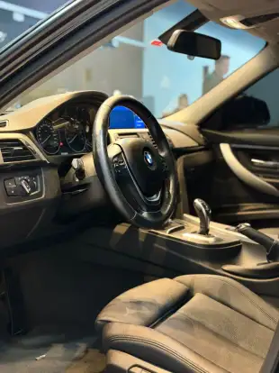 BMW-320i-2017
