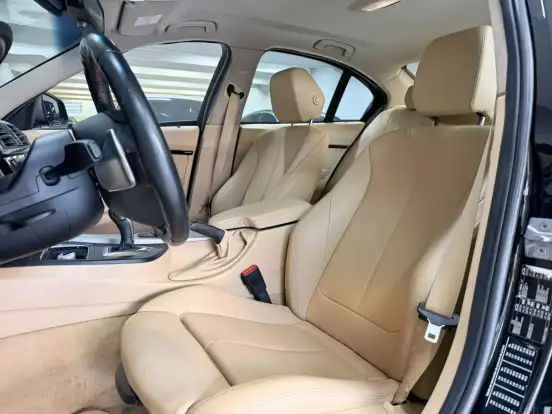 BMW-320i-2016