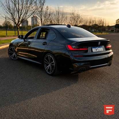 BMW-320i-2022