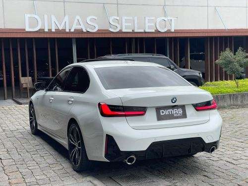 BMW-320i-2024