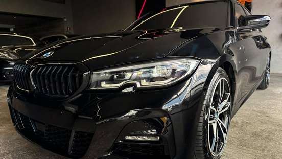 BMW-320i-2019