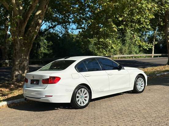 BMW-320i-2.0 MODERN 16V TURBO GASOLINA 4P AUTOMÁTICO BMW-320i-2013