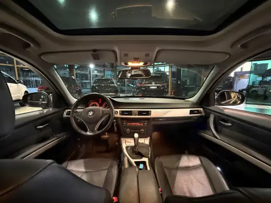 BMW-325i-2010
