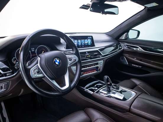 BMW-750Li-2016