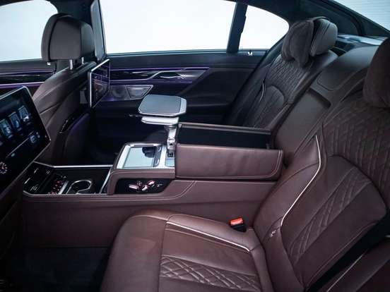 BMW-750Li-4.4 V8 32V GASOLINA 4P AUTOMÁTICO BMW-750Li-2016