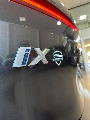 BMW-iX-2024