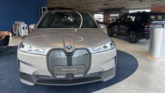 BMW-iX-2023