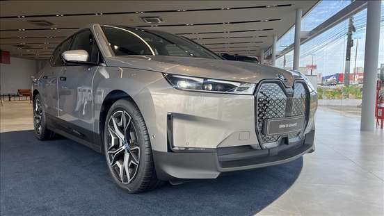 BMW-iX-2023