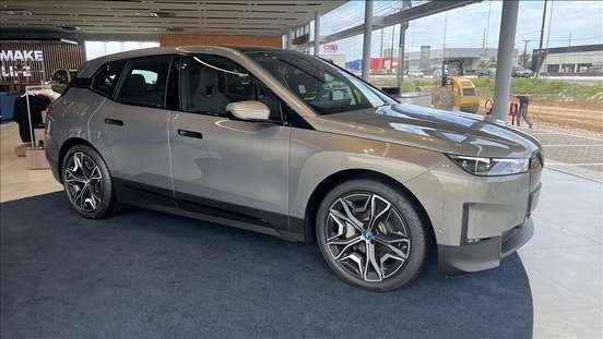 BMW-iX-2023
