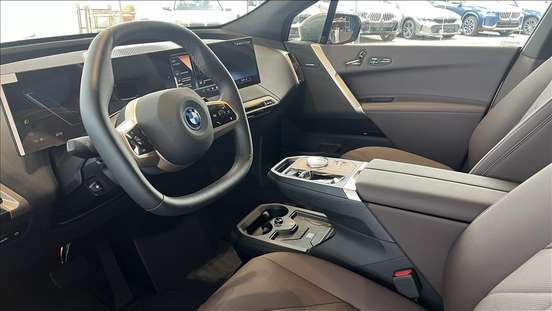 BMW-iX-2023
