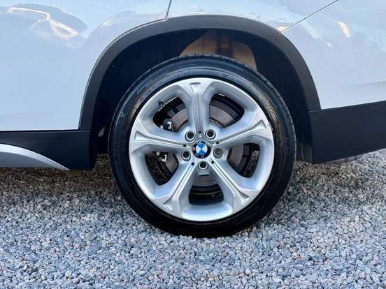BMW-X1-2012