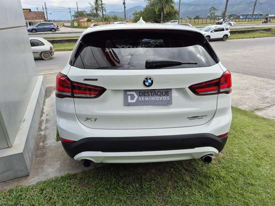 BMW-X1-2021