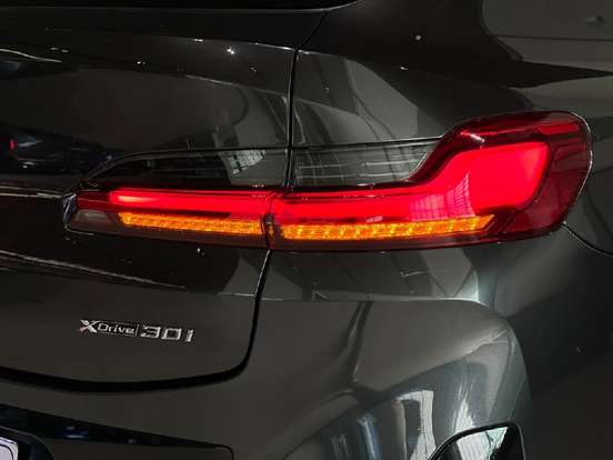 BMW-X4-2022