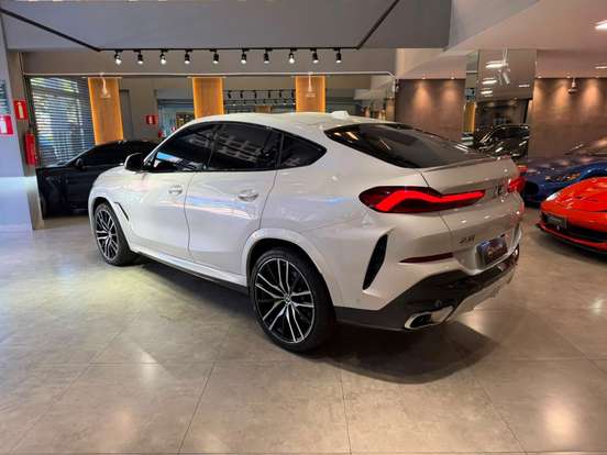 BMW-X6-3.0 TWINPOWER GASOLINA XDRIVE40I M SPORT AUTOMÁTICO BMW-X6-2024