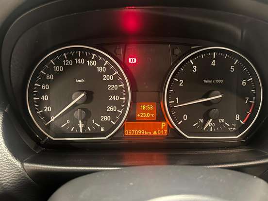 BMW-130i-2009