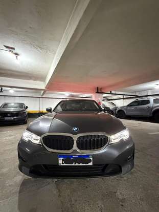 BMW-320i-2022