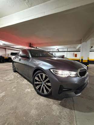 BMW-320i-2022