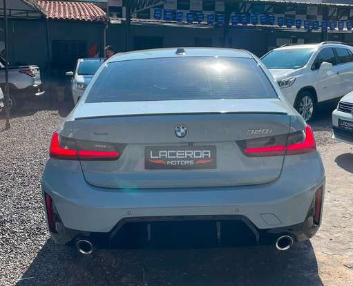 BMW-320i-2024