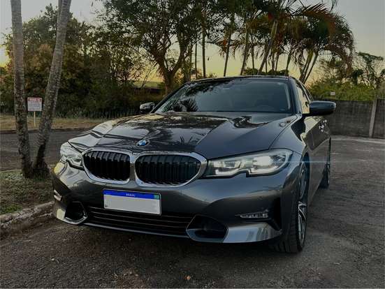 BMW-320i-2021