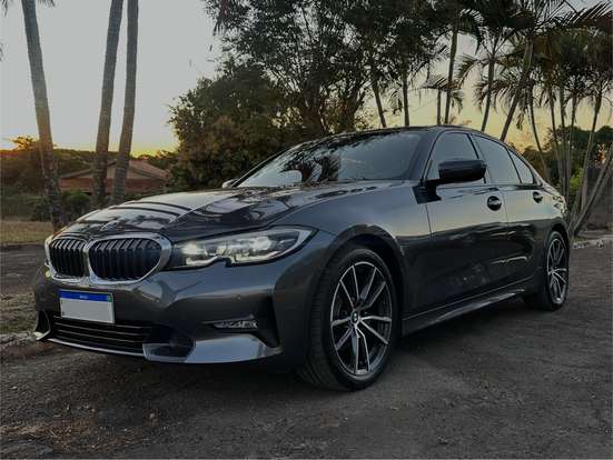 BMW-320i-2021