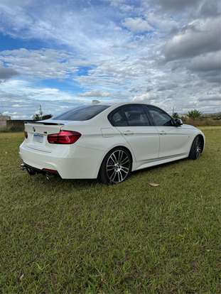 BMW-320i-2018