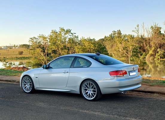 BMW-325Ci-2007