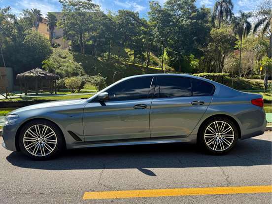 BMW-540i-3.0 24V TURBO GASOLINA M SPORT AUTOMÁTICO BMW-540i-2018