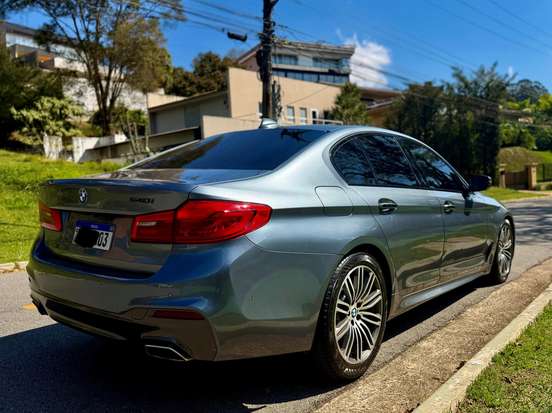 BMW-540i-2018